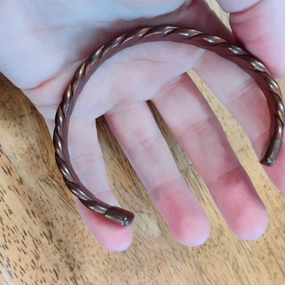 Copper colored bracelet - Picture 3 of 4